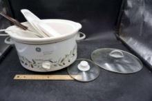 G.E. 4.5 Quart Oval Slow Cooker (Lid Is Cracked), Lids & Drip Pans