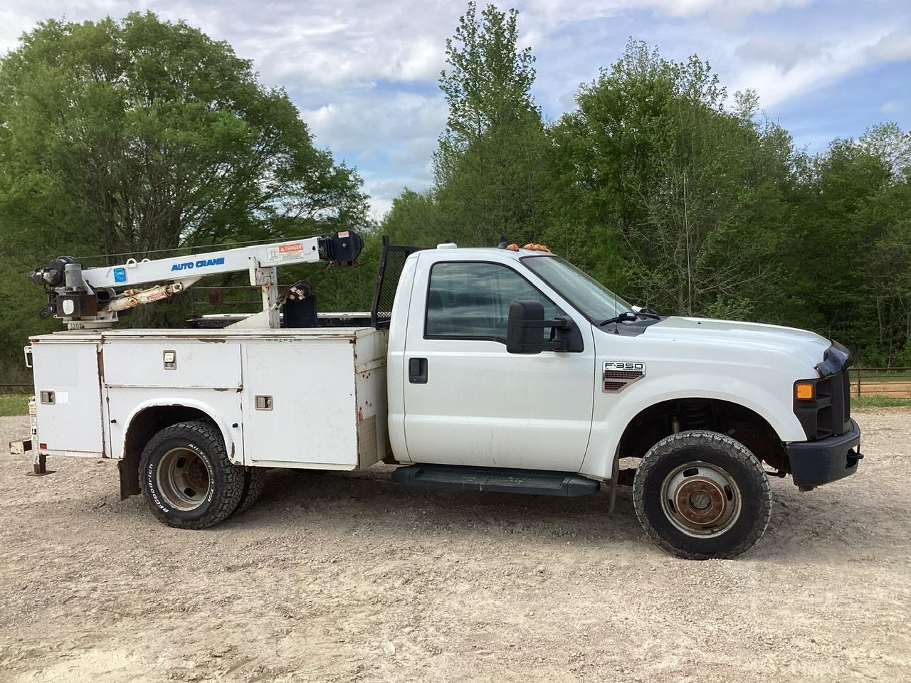 2009 Ford F350 Service Truck w/Tool Bed