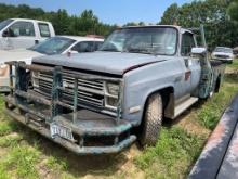 80's GMC Sierra classic with winch bed