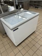 Master-Bilt MSF-43AN Flat Lid Display Mobile Chest Freezer ($769.00 New)