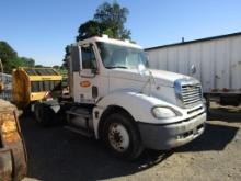 2005 FREIGHTLINER SEMI TRUCK W/ TITLE