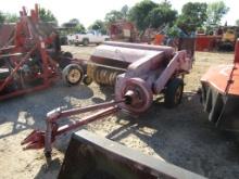 68 NEW HOLLAND SQUARE BALER