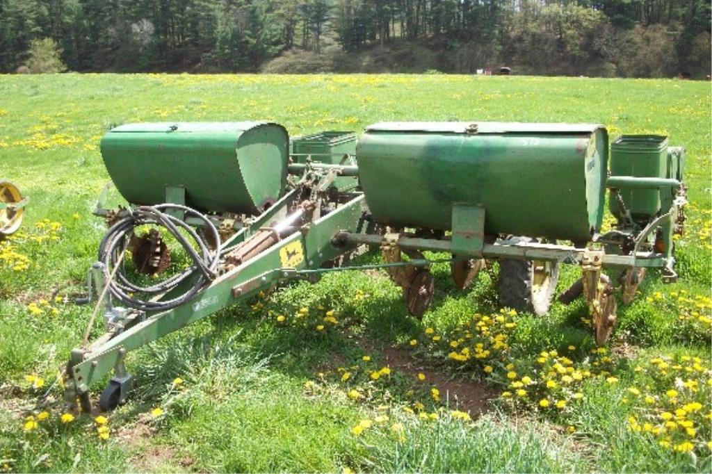 JD 1240 4-row Corn Planter