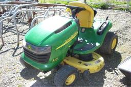 JD L110 Lawn Mower