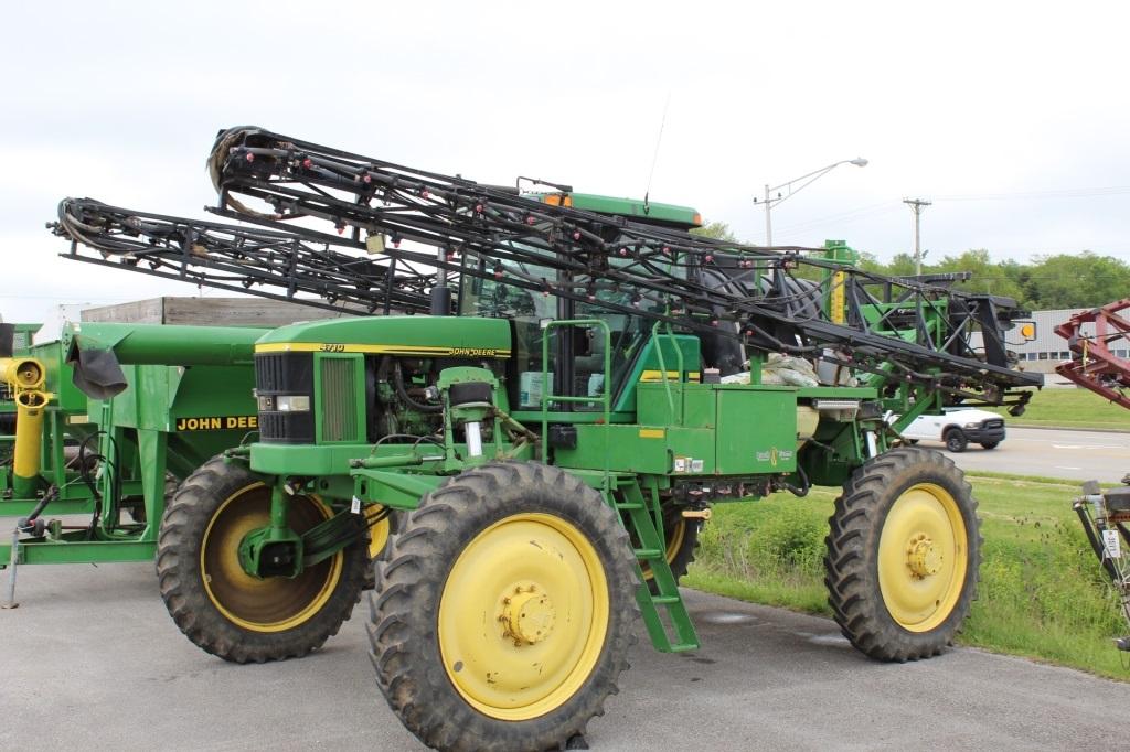 John Deere 4710 Sprayer