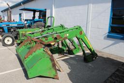 John Deere 563 Loader