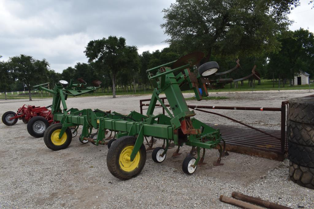 8 ROW CULTIVATOR 3PT