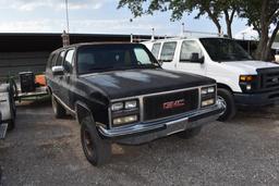 1990 GMC 1500 SUBURBAN 4X4 (VIN # 1GKEV16K3LF535707) (SHOWING APPX 126,671 MILES, UP TO THE BUYER TO