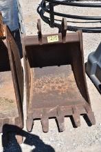 24" BACKHOE BUCKET