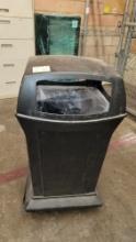 MOLDED OUTDOOR COMMERCIAL TRASH CAN