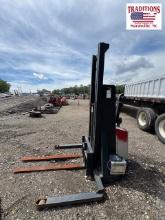 Crown Electric Fork Lift with Charger