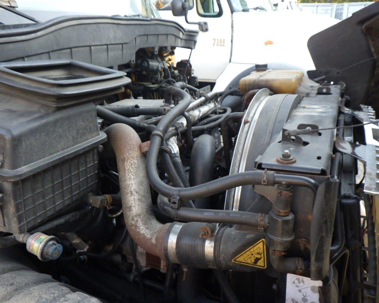 2011 INTERNATIONAL 4400 w/Altec AN50E-OC Bucket   Dakota Utility Body   Dur