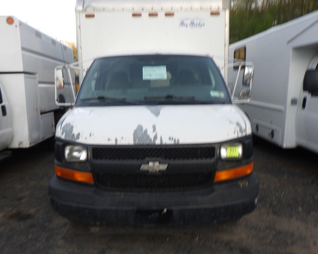 2004 Chevrolet Express Box Truck s/n:213287