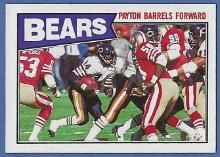 1987 Topps #43 Walter Payton Barrels Forward Chicago Bears