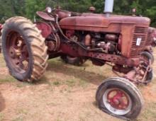 Farmall MD #298020  , live hydraulic, Wide Front end