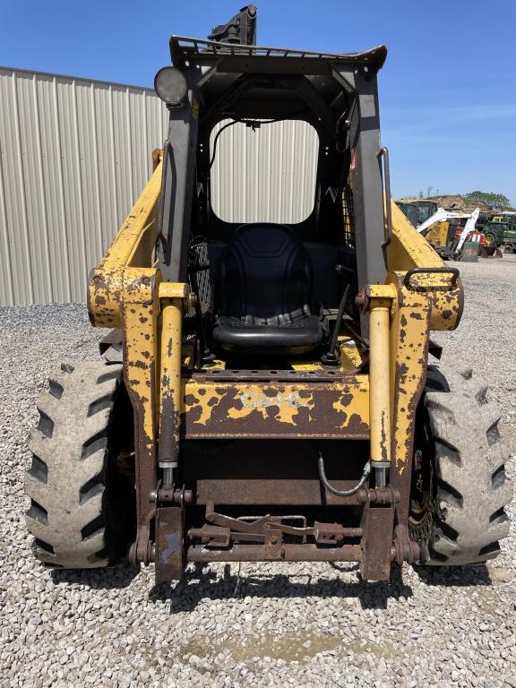 Gehl 3825 Wheel Skid Loader