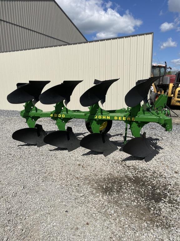 John Deere 4200 Plow