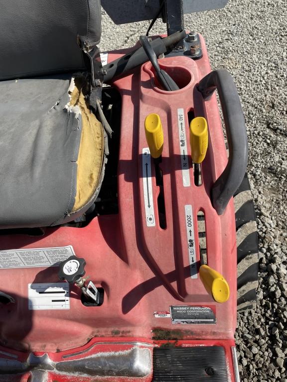 Massey Ferguson GC2400 Tractor