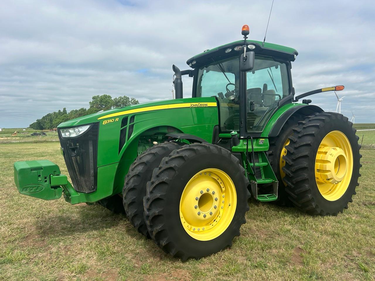 John Deere 8310R