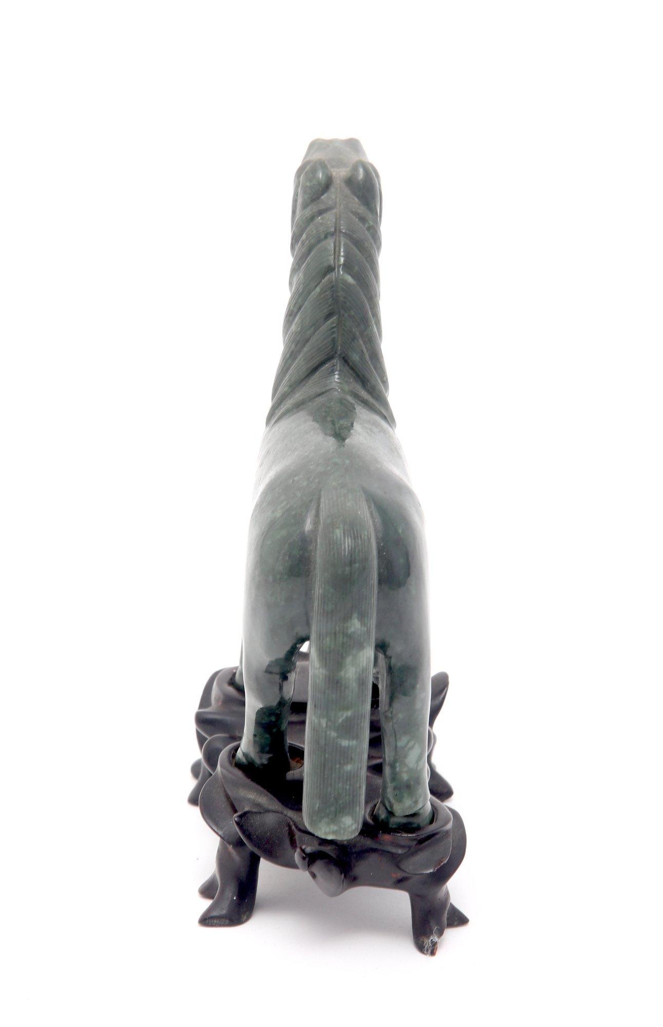 Sacred Horses of Emperor Mu Wang jade statue