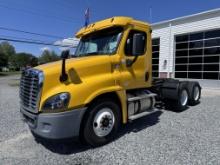 2016 Freightliner Cascadia 125 T/A Day Cab Road Tractor