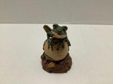 Tim Wolfe "Hawthorn" Frog on Golf Ball Sculpture