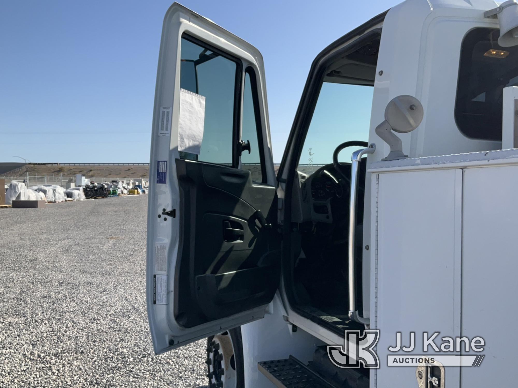 (Las Vegas, NV) 2010 International 4300 DuraStar W/ Venturo H150KX Crane Runs & Moves