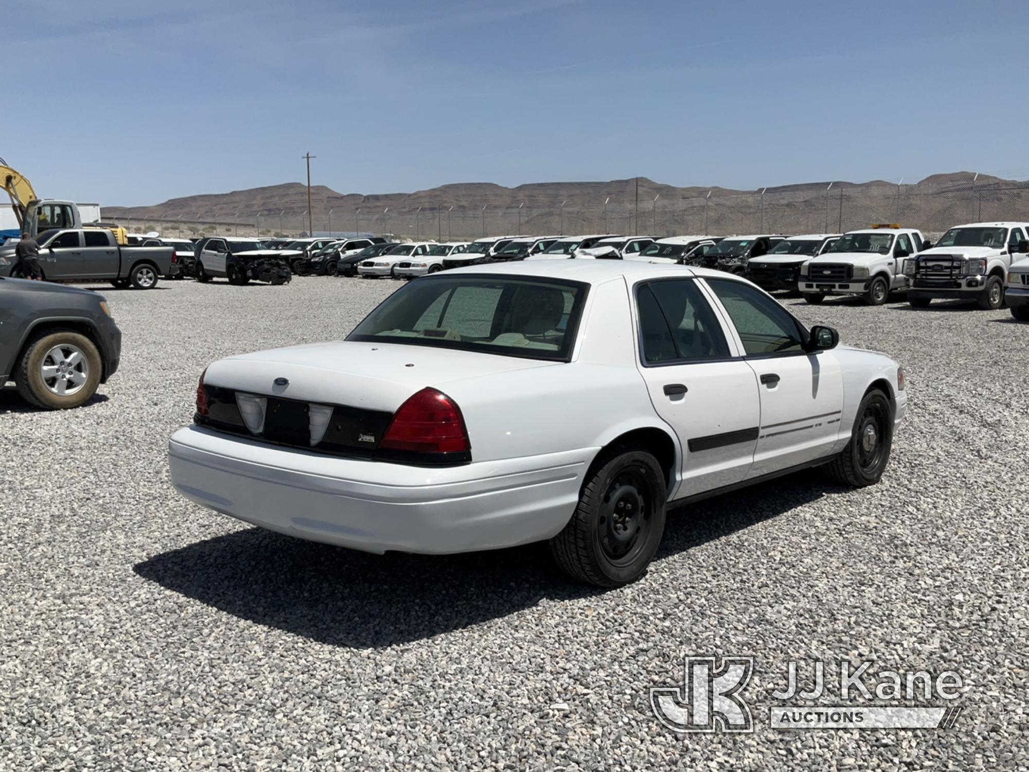 (Las Vegas, NV) 2011 Ford Crown Victoria Police Interceptor Interior Damage Runs & Moves