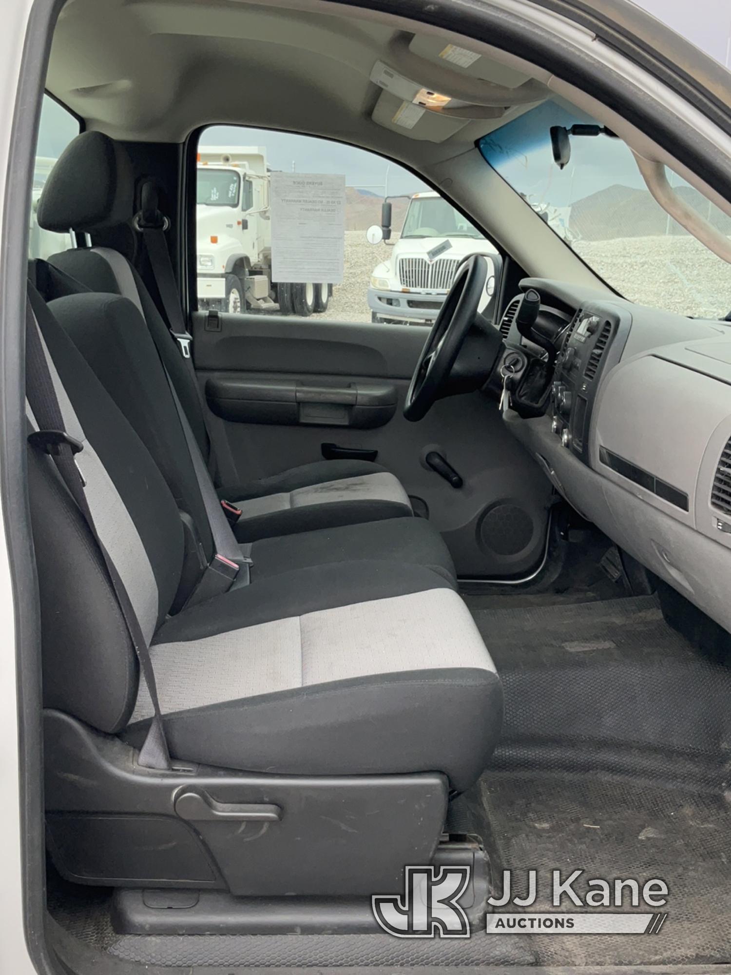 (Las Vegas, NV) 2007 Chevrolet 2500 HD Interior & Body Damage, Runs & Moves