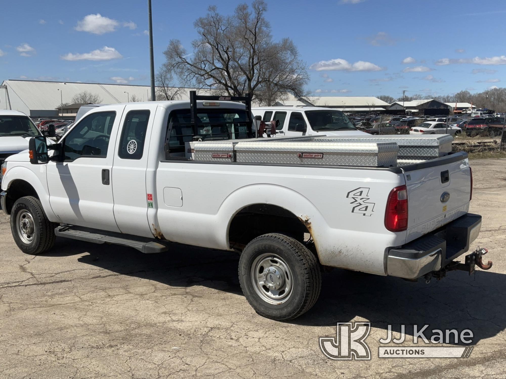 (South Beloit, IL) 2013 Ford F250 4x4 Extended-Cab Pickup Truck Runs & Moves) (Check Engine Light On