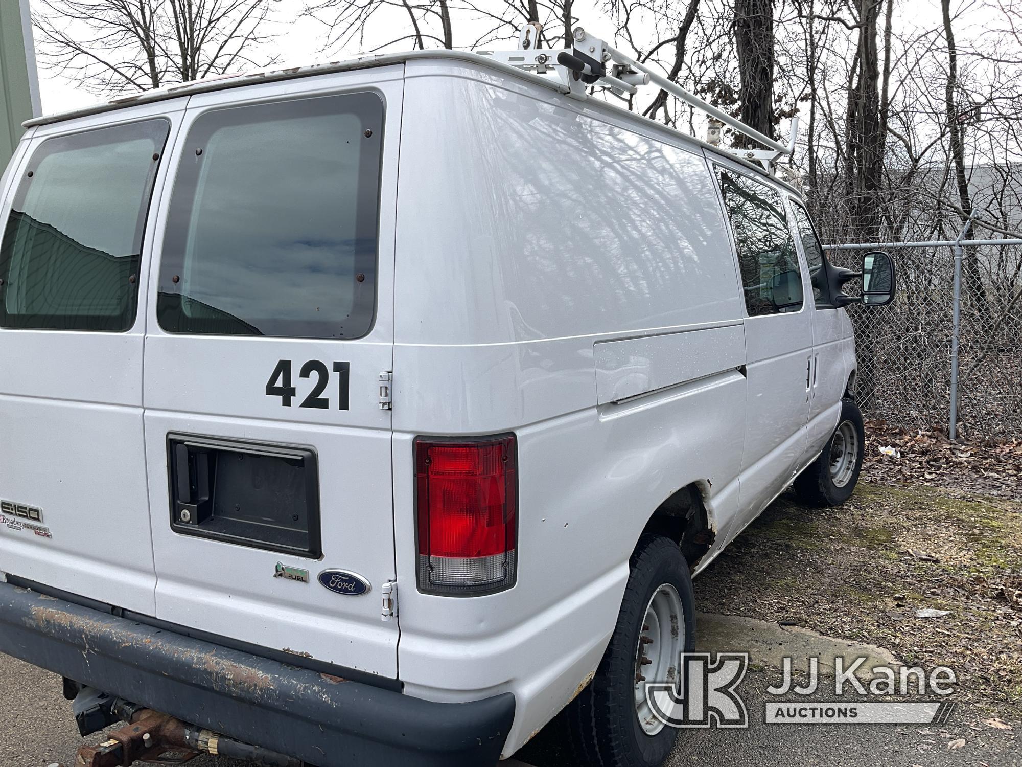 (Neenah, WI) 2013 Ford E150 Cargo Van Runs & Moves) (Some Rust & Body Damage-Refer To Photos.