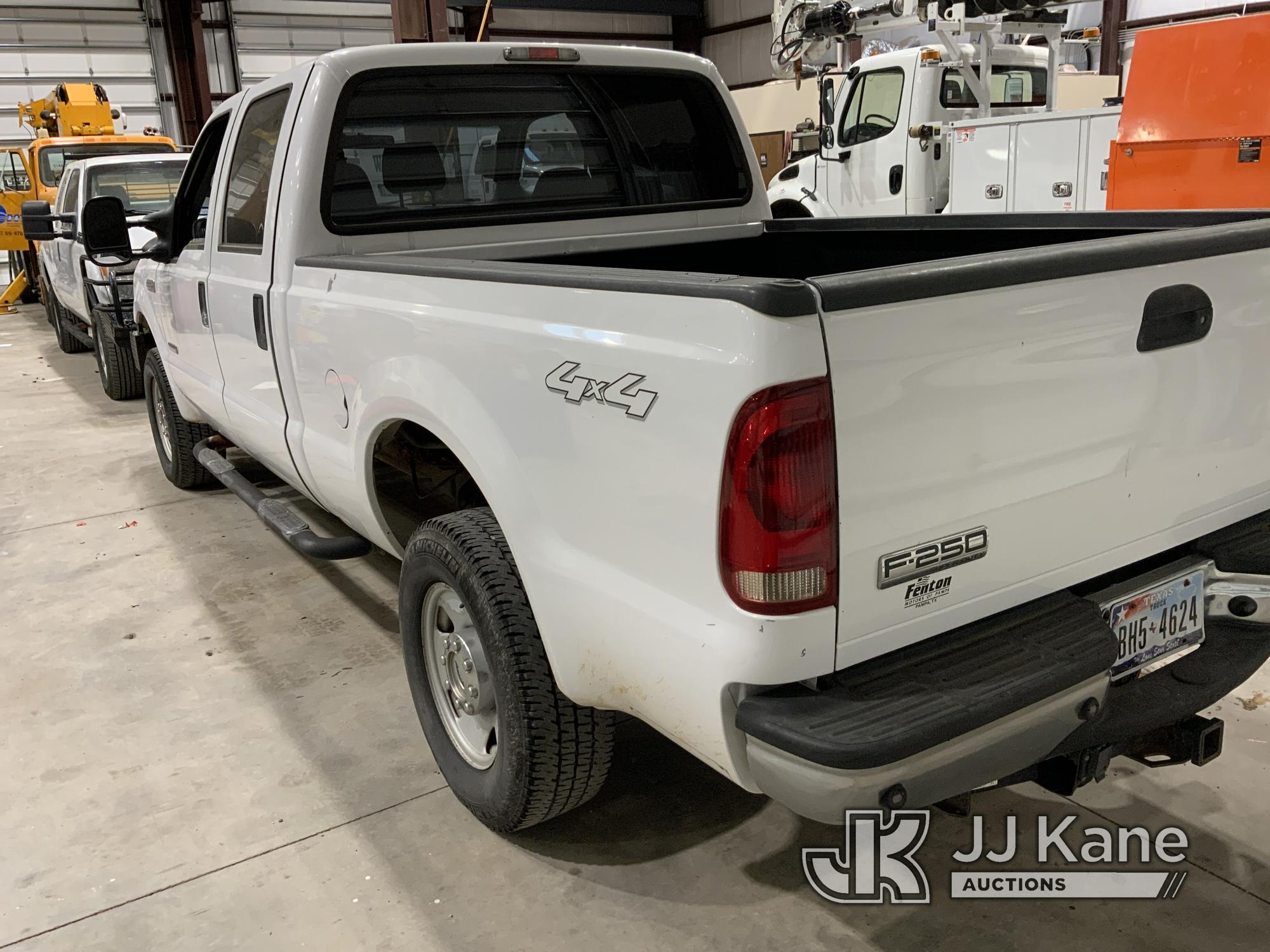 (Oklahoma City, OK) 2006 Ford F250 4x4 Lariat Crew-Cab Pickup Truck Runs & Moves) (Hail Damage