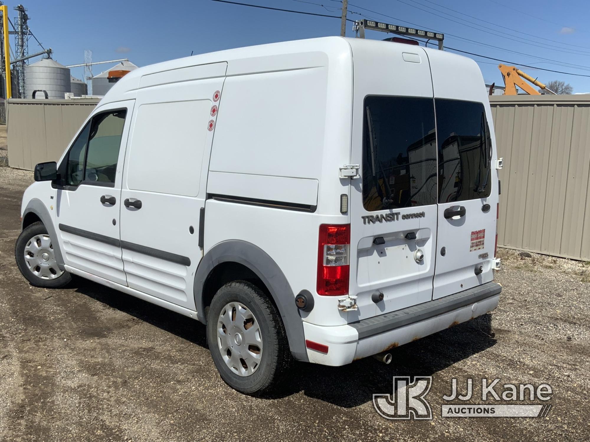 (South Beloit, IL) 2012 Ford Transit Connect Cargo Van Runs & Moves