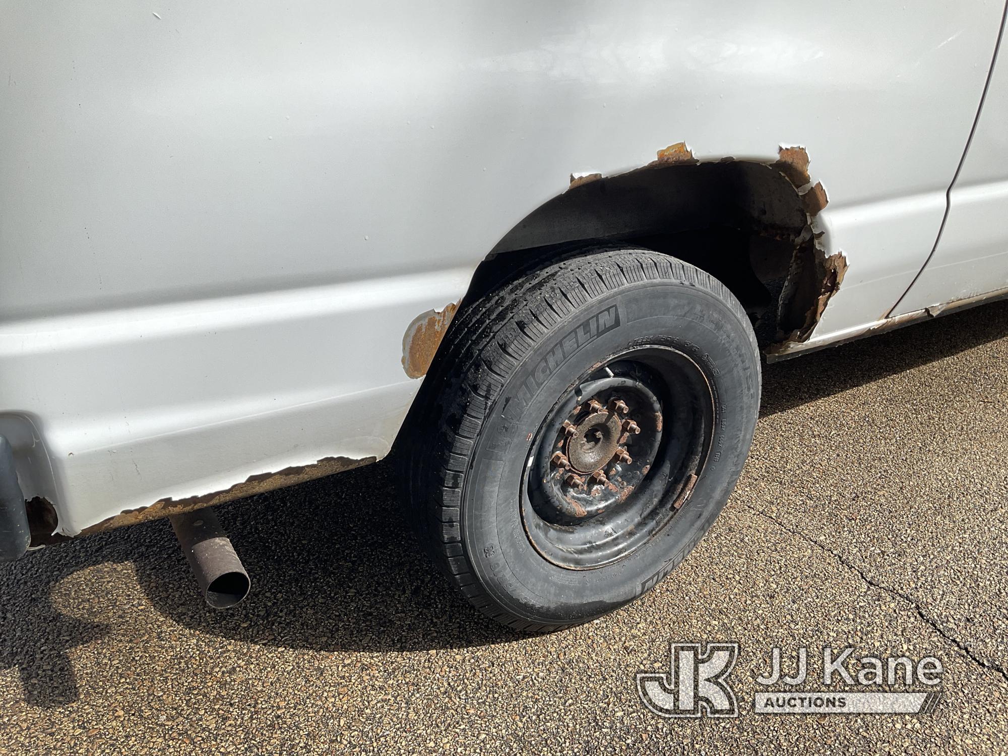 (Neenah, WI) 2013 Ford E150 Cargo Van Runs & Moves) (Rust and Body Damage-refer to photos, Cracked W