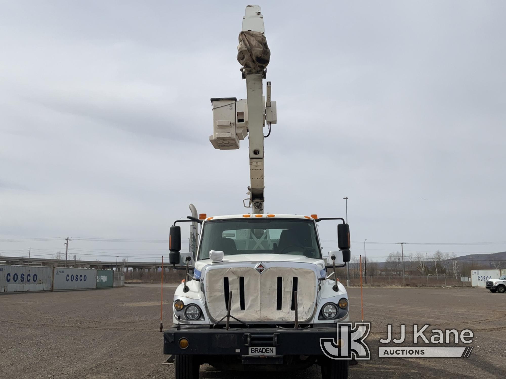 (Duluth, MN) Terex HiRanger HR46-M, Material Handling Bucket Truck rear mounted on 2012 Internationa