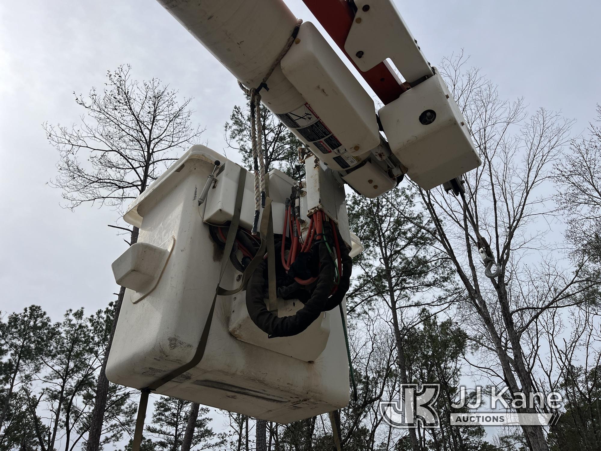 (Boyce, LA) Altec AM547, Over-Center Material Handling Bucket Truck rear mounted on 1999 Internation