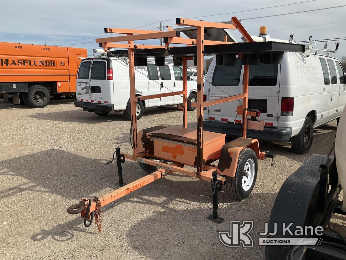 (Waxahachie, TX) 2006 K&K Systems Portable Arrow Board, trailer mtd. City of Plano Owned. No Title)