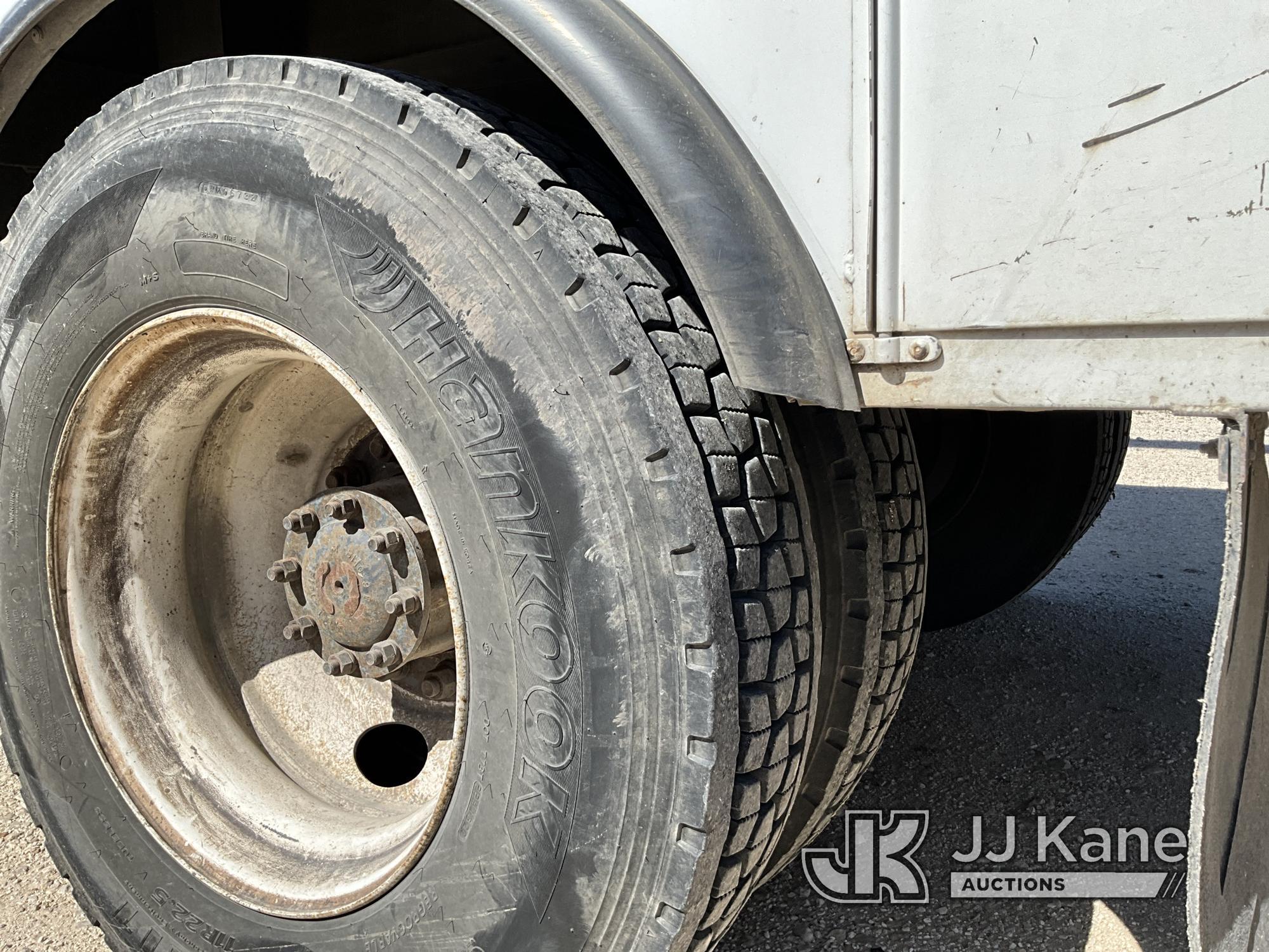 (San Antonio, TX) Terex/Telelect HiRanger 5FC-55, Bucket mounted behind cab on 2002 Ford F750 Utilit