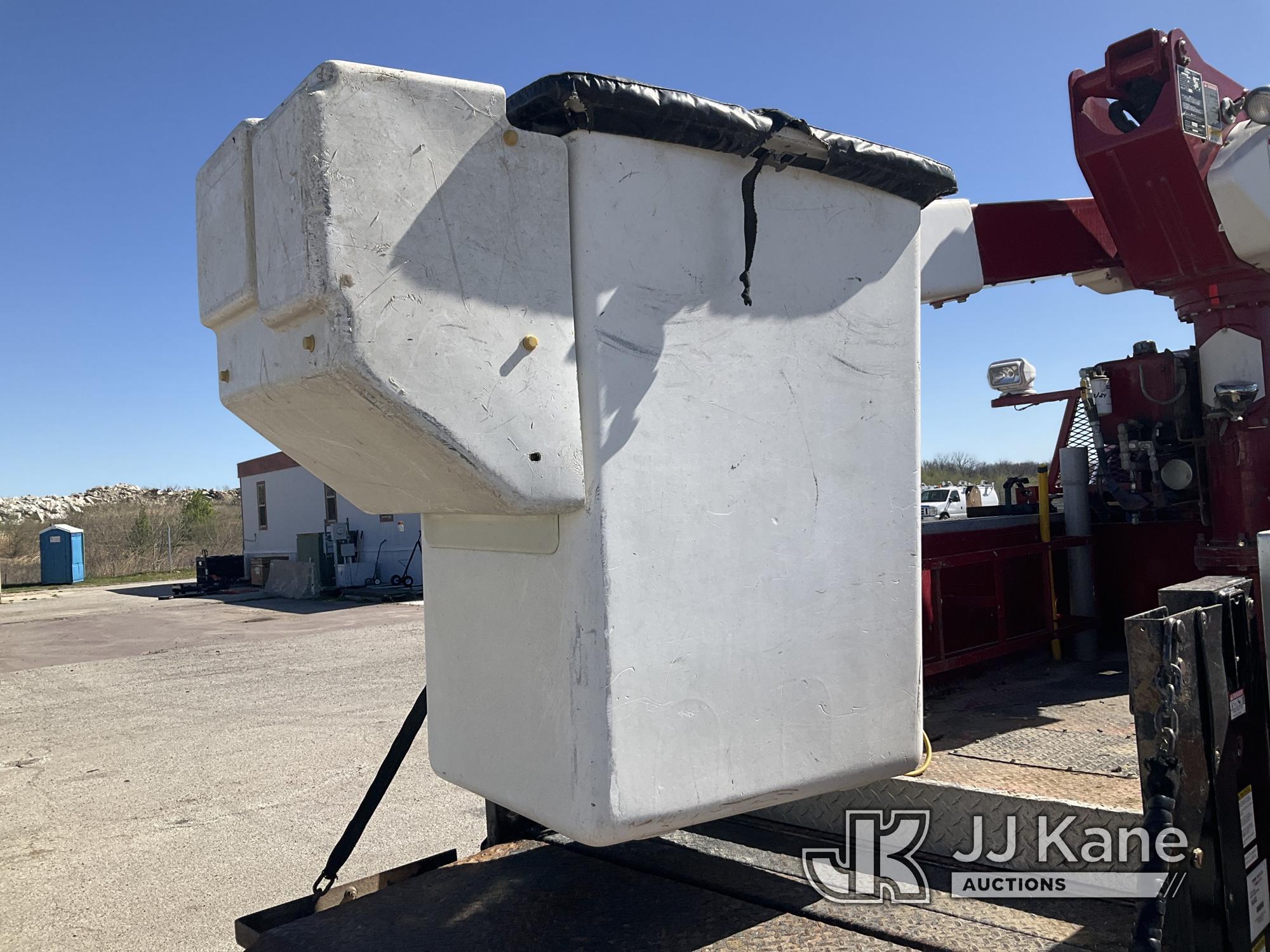 (Kansas City, MO) Altec AT40G, Articulating & Telescopic Bucket mounted behind cab on 2015 RAM 5500