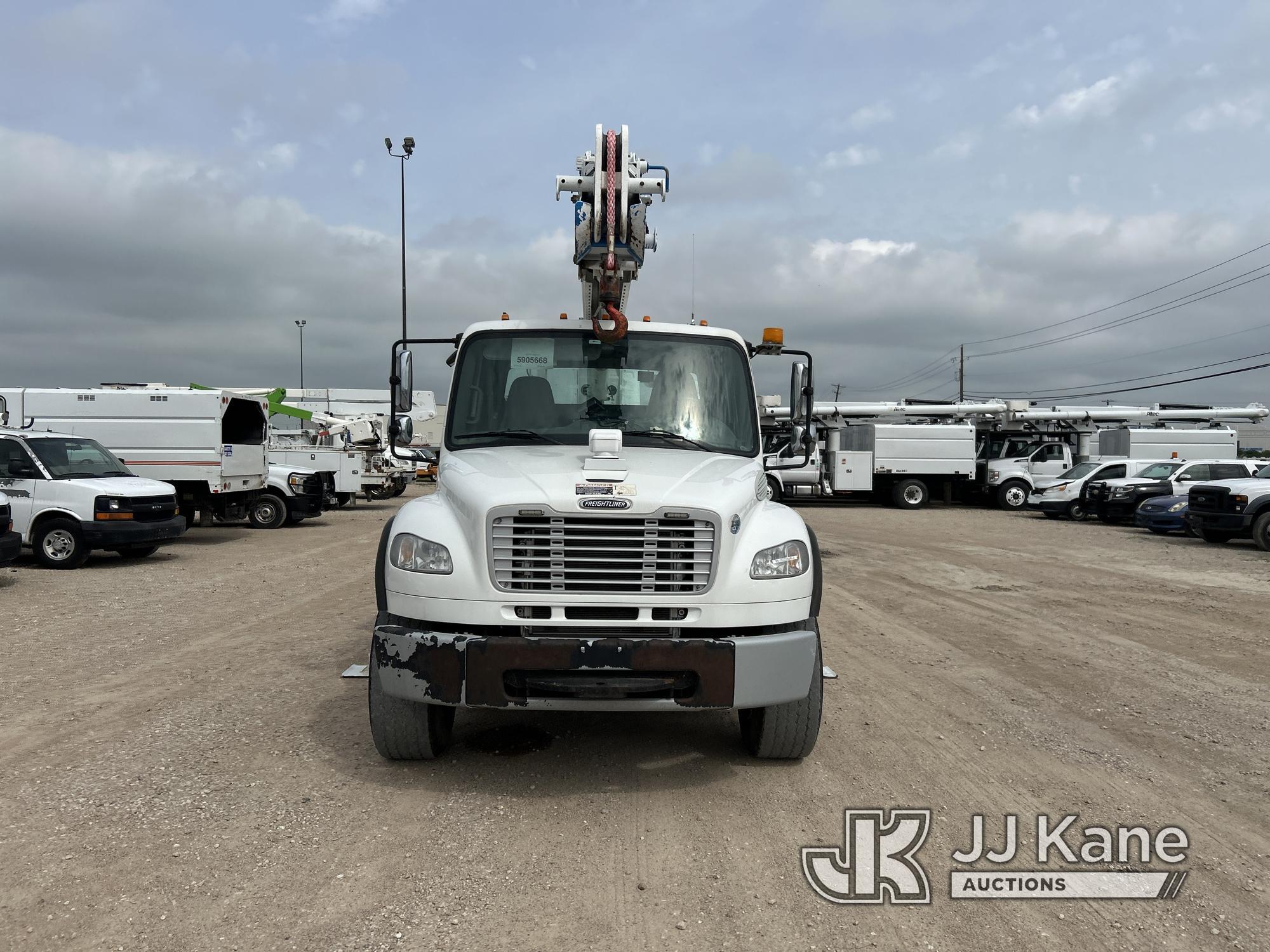 (Waxahachie, TX) Altec D3055B-TR, Hydraulic Truck Crane rear mounted on 2015 FREIGHTLINER M2-106 T/A