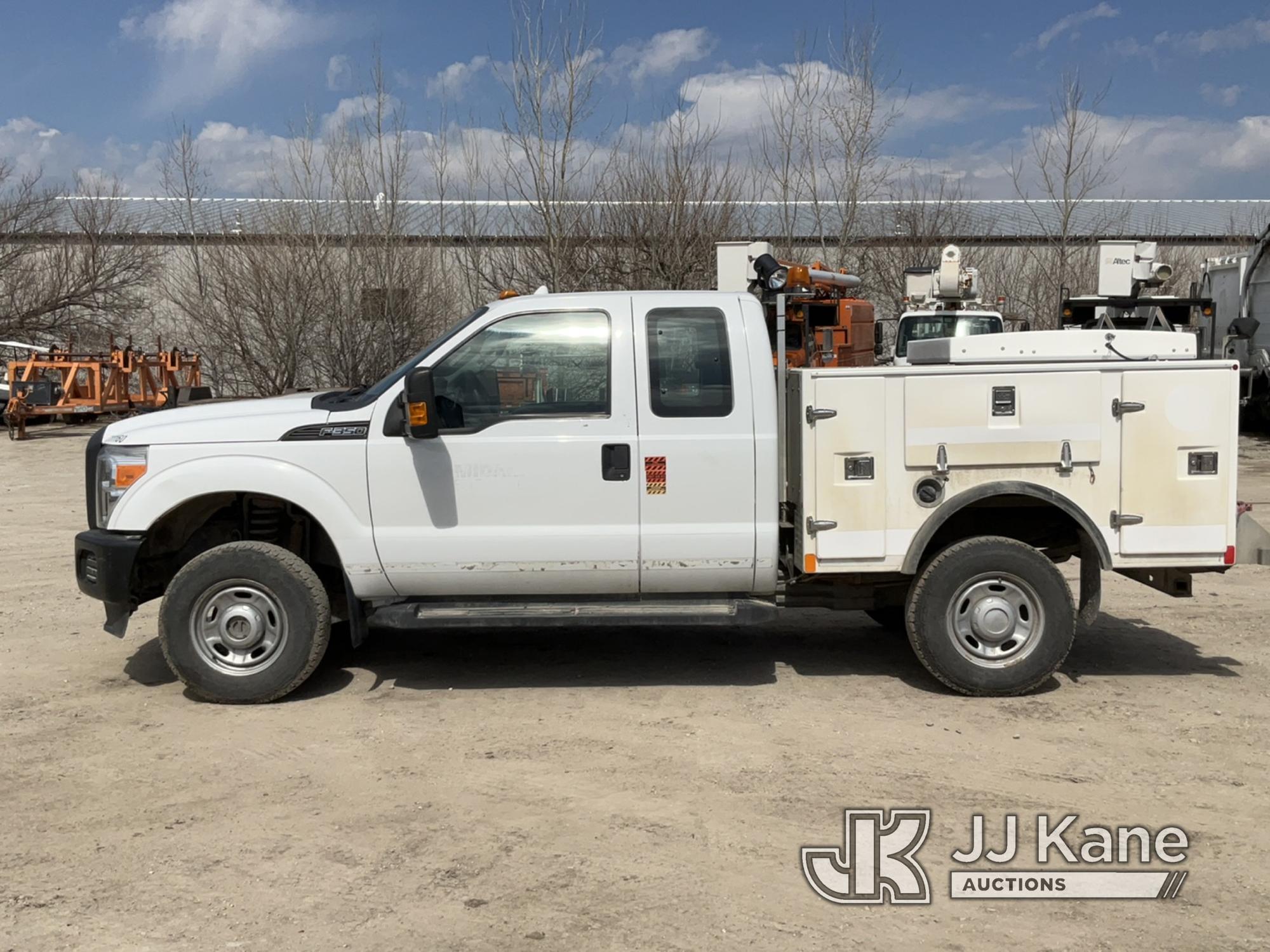 (Des Moines, IA) 2012 Ford F350 4x4 Extended-Cab Service Truck Runs & Moves