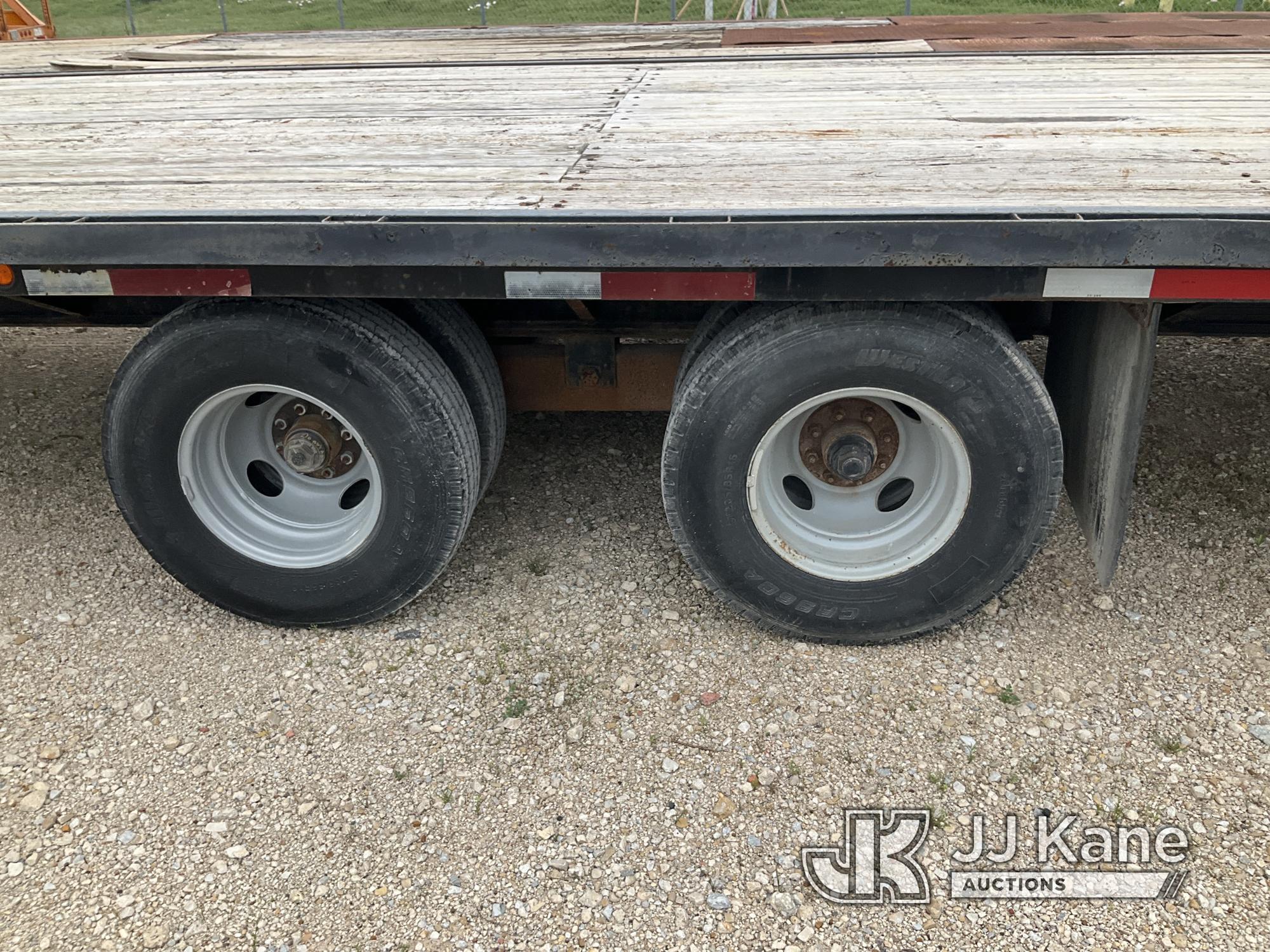 (Waxahachie, TX) 2014 Ameritrail GN32-24D22 Gooseneck Tagalong Trailer Fair