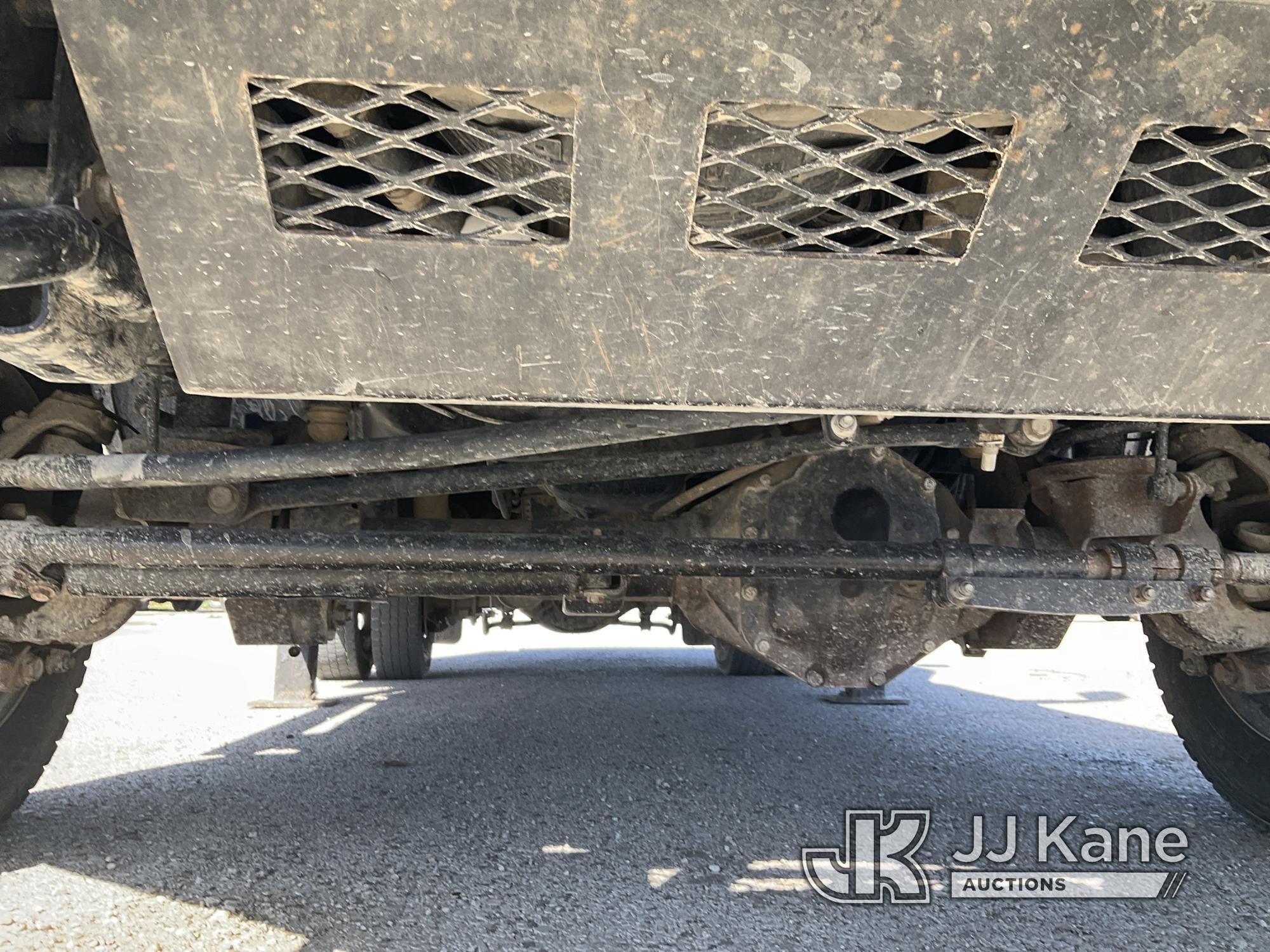 (Kansas City, MO) Altec AT40G, Articulating & Telescopic Bucket mounted behind cab on 2015 RAM 5500