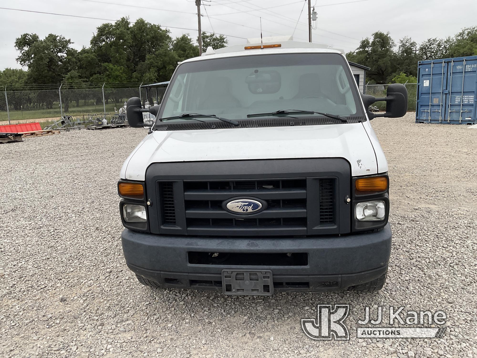 (Johnson City, TX) 2014 Ford E350 Cutaway Service Van Runs & Moves) (Jump To Start