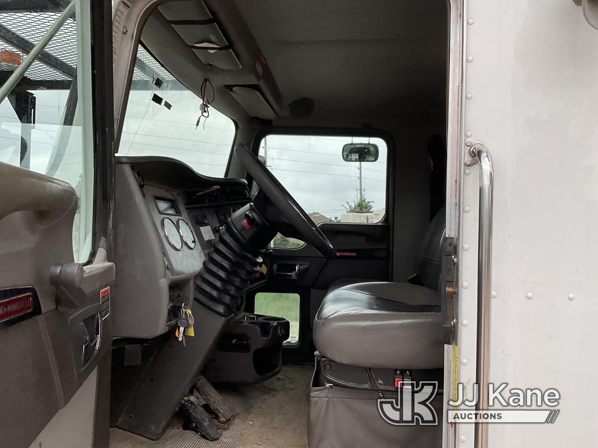 (Cypress, TX) Altec AA55-MH, Material Handling Bucket Truck rear mounted on 2014 Kenworth T370 Utili
