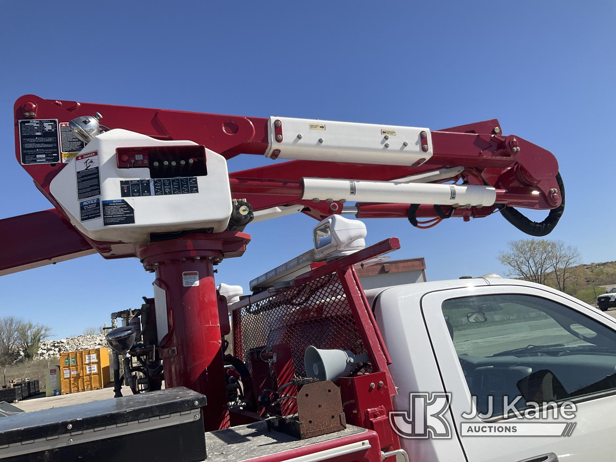 (Kansas City, MO) Altec AT40G, Articulating & Telescopic Bucket mounted behind cab on 2015 RAM 5500