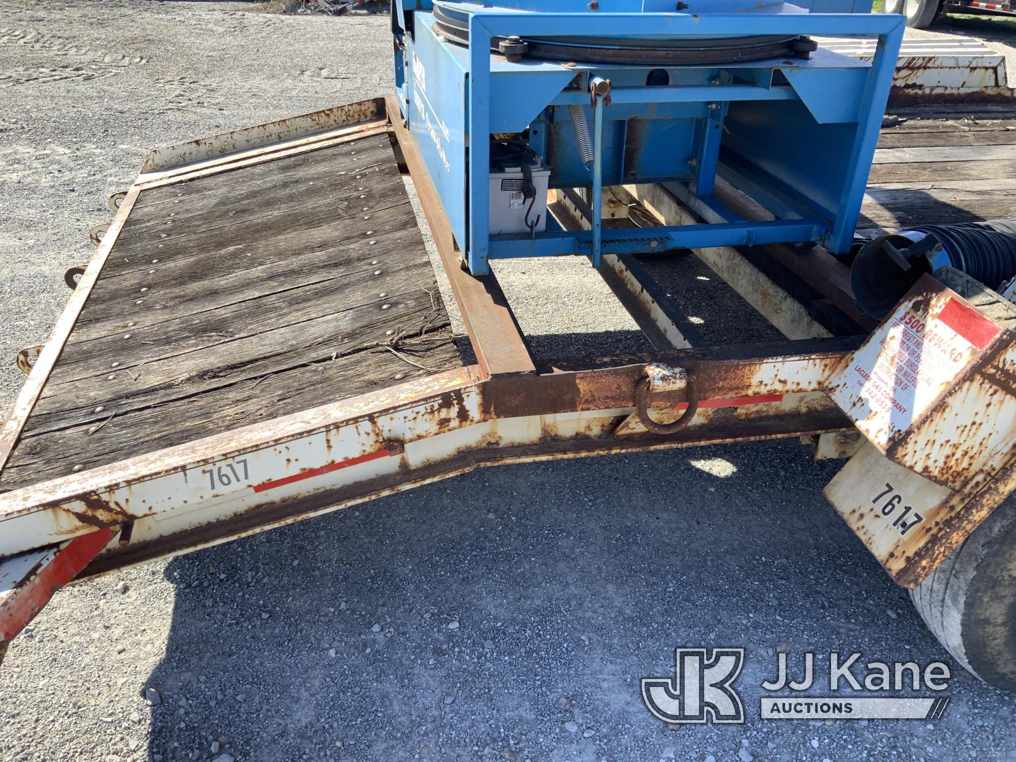 (Hawk Point, MO) 2008 Redi Haul T/A Tagalong Trailer Engine Runs, Missing Deck Boards.