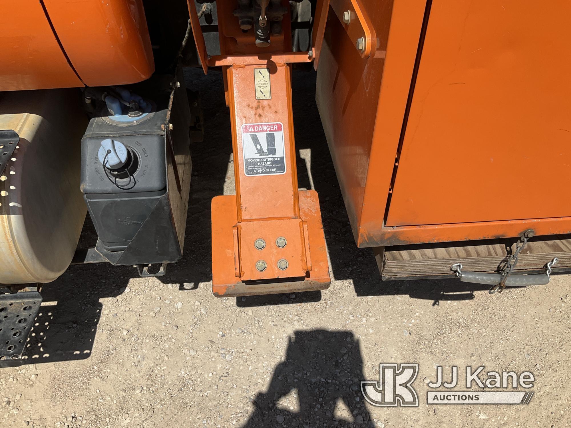 (Waxahachie, TX) Altec LR760E70, Over-Center Elevator Bucket mounted behind cab on 2013 Ford F750 Ch