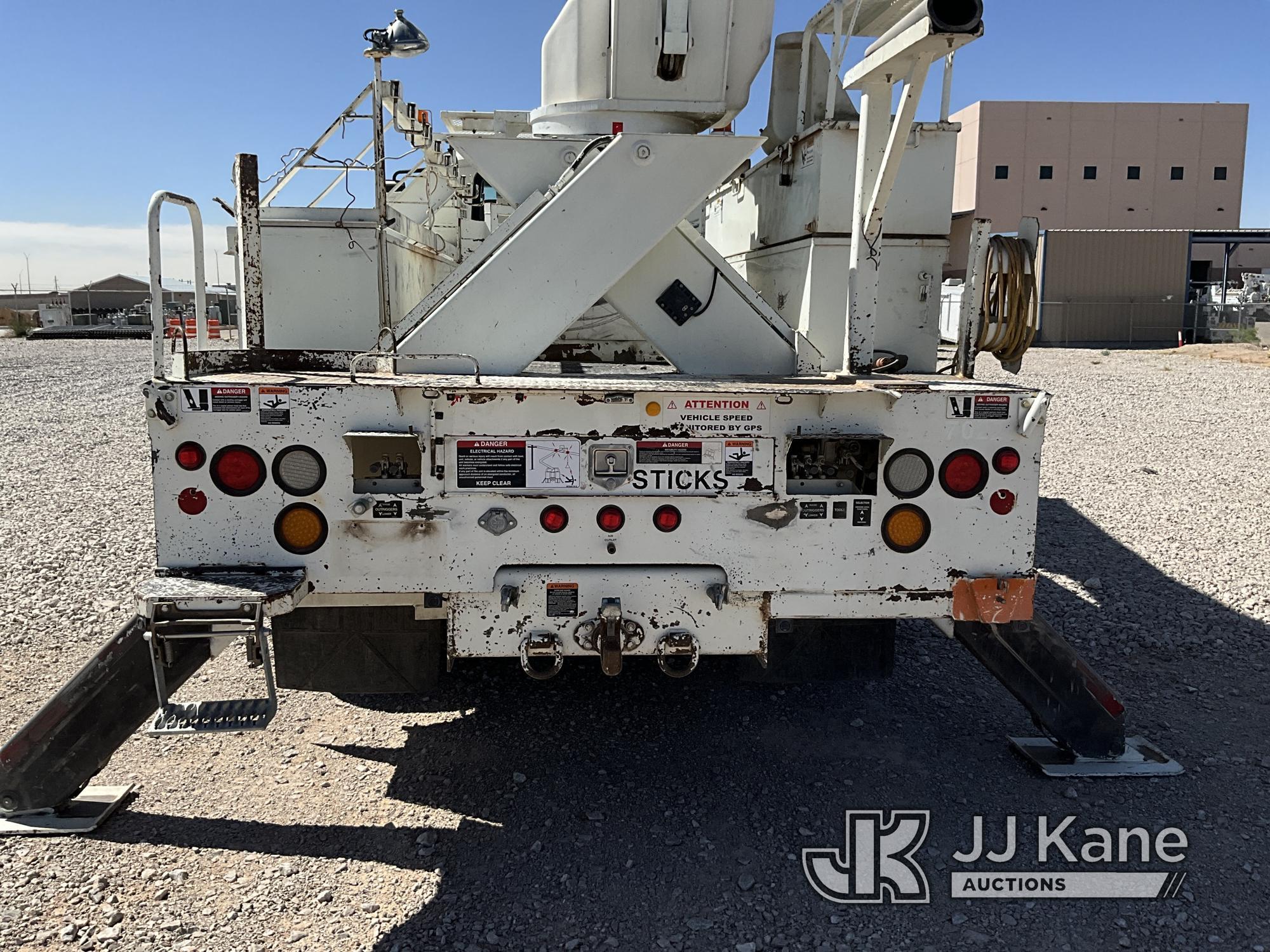 (El Paso, TX) Altec AM55E, Over-Center Material Handling Bucket Truck rear mounted on 2009 Internati