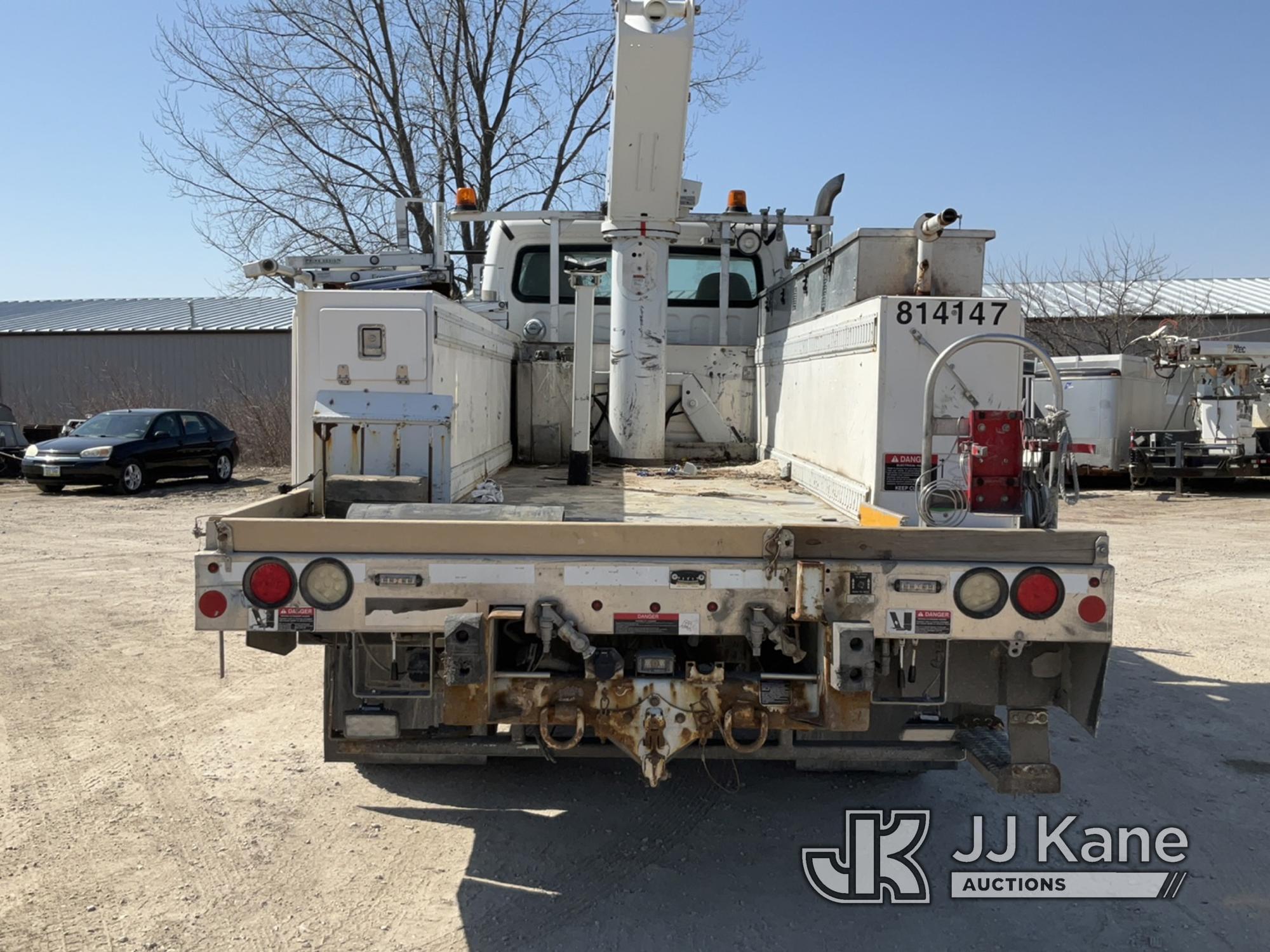 (Des Moines, IA) Altec TA41M, Articulating & Telescopic Bucket Truck mounted behind cab on 2014 Frei